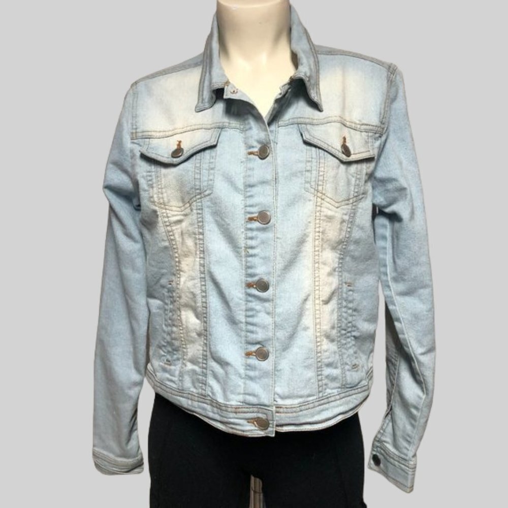 Dollhouse Light Wash Denim Jean Jacket Size Med